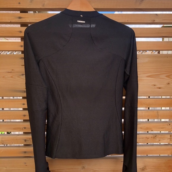 LuLu Lemon Athletica Long Sleeve Top - Picture 4 of 7